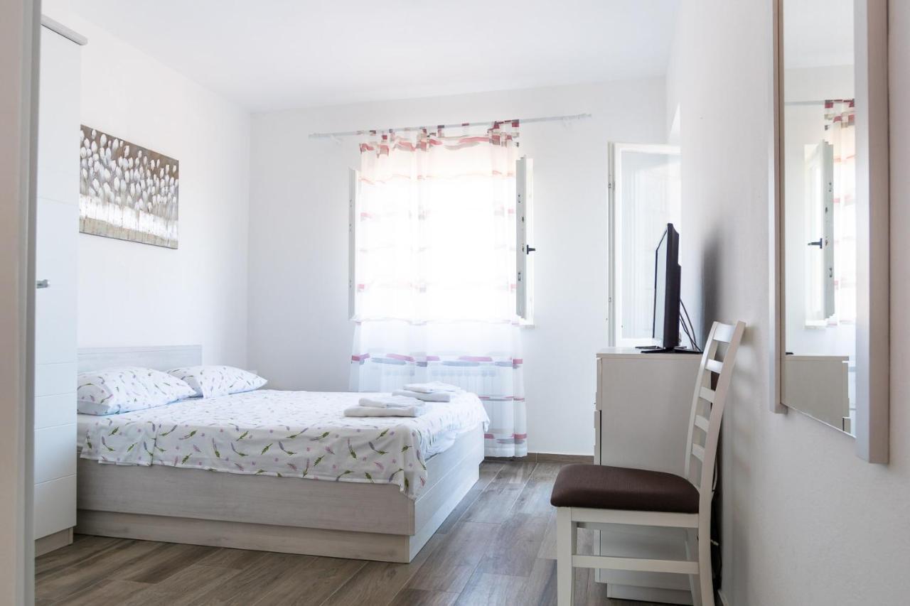Apartmani Fides Lumbarda Exterior photo